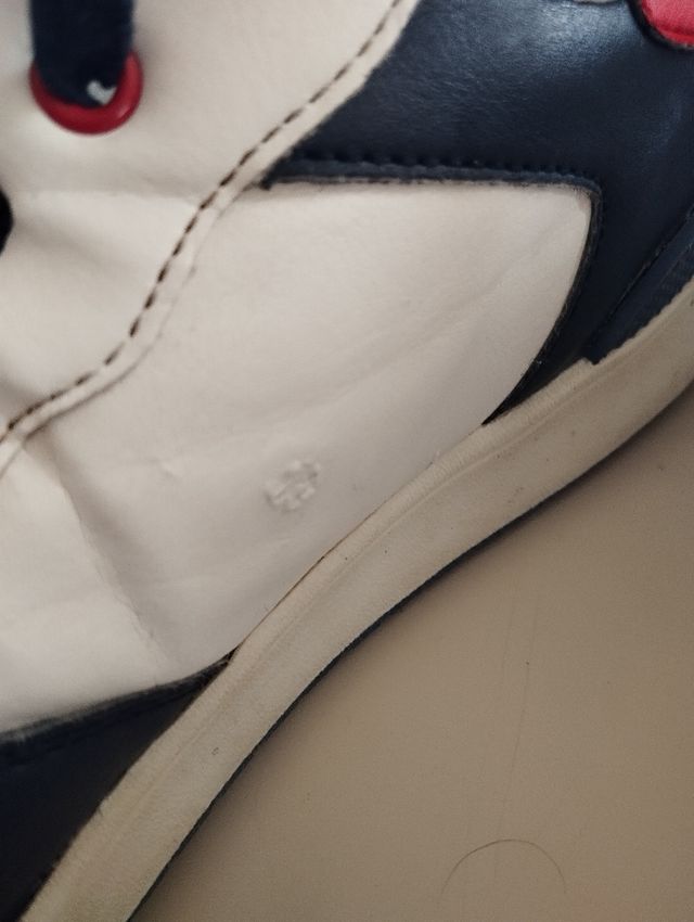 Zapatillas Geox blancas y azules