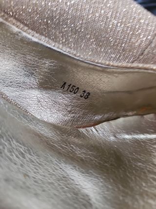 Zapatos dorados tacón comodo,talla 38.