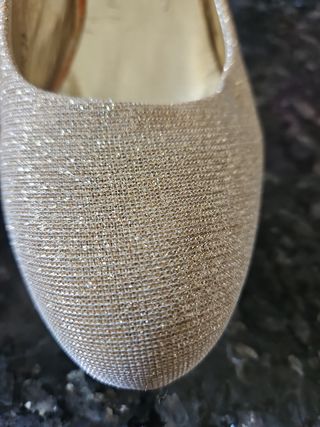 Zapatos dorados tacón comodo,talla 38.