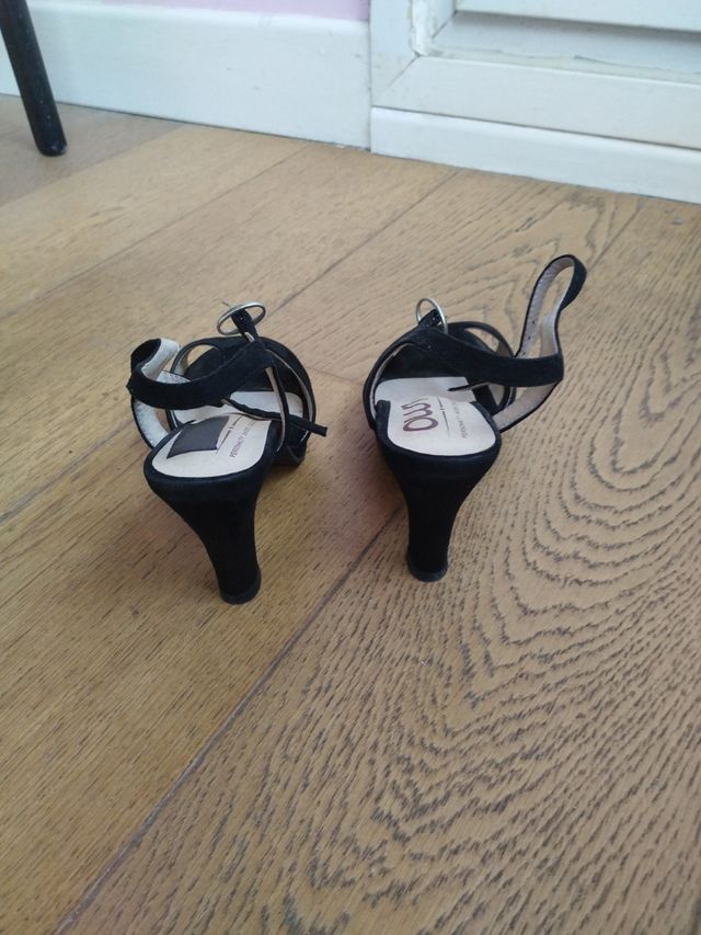 Sandalias negras Own tacón hebilla