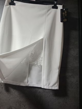 Falda blanca Modas Dioni L-40-12