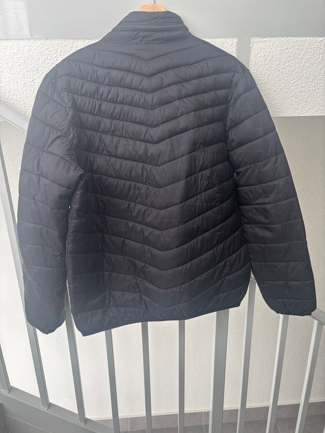 Chaqueta acolchada negra hombre