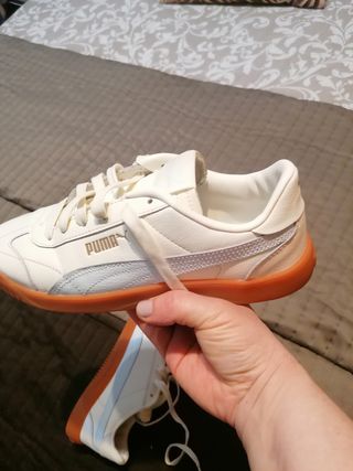 Zapatillas Puma Club 5V5 blancas y azul 38