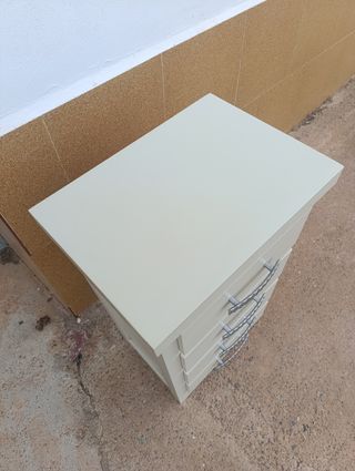 Mueble 4 cajones madera beige