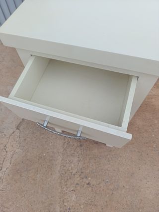 Mueble 4 cajones madera beige