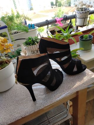 Zapatos negros tacón alto