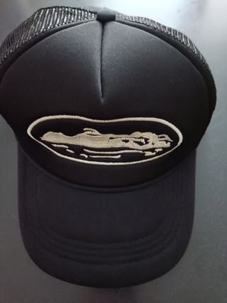 Gorra negra trucker