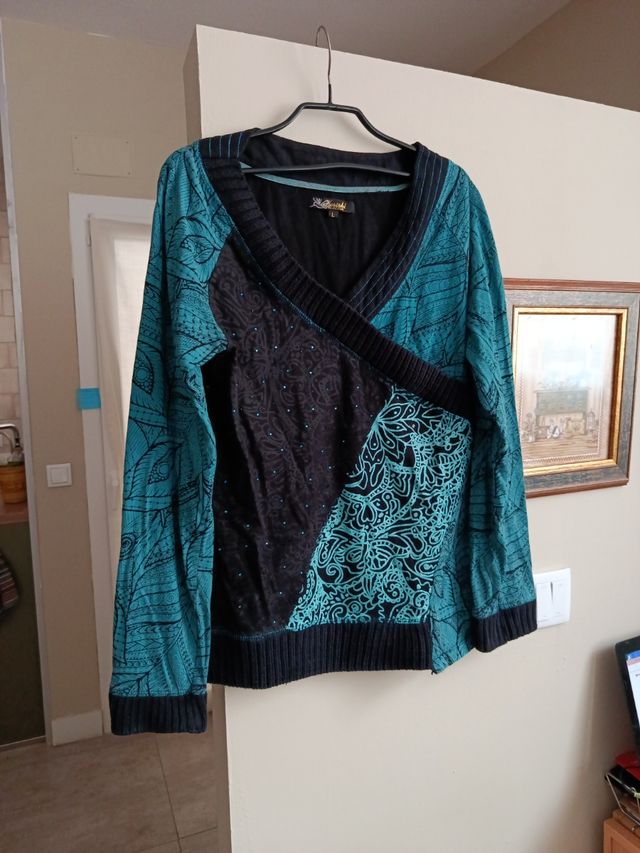 Suéter KOROSHI - Negro y Verde Azulado