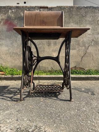 dos máquinas de Coser Singer Antiguas