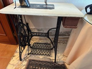 dos máquinas de Coser Singer Antiguas