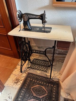 dos máquinas de Coser Singer Antiguas