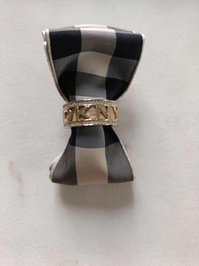 Anillo DKNY dorado y plateado