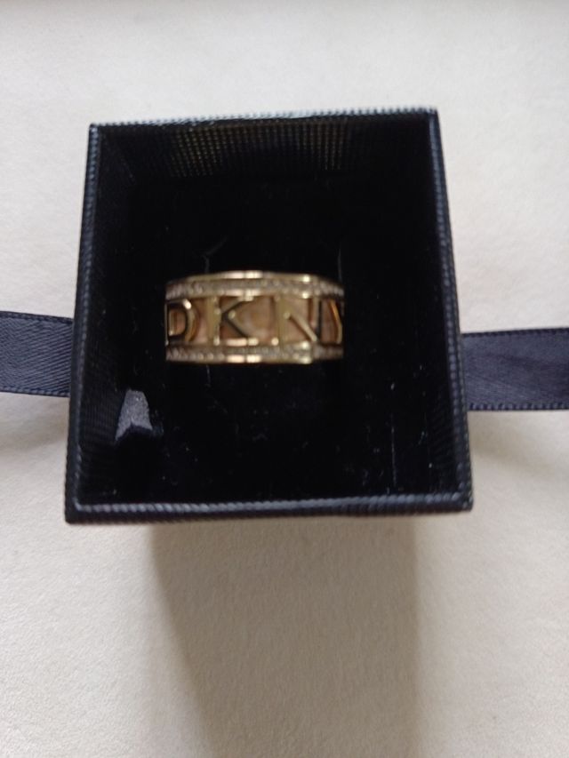 Anillo DKNY dorado y plateado