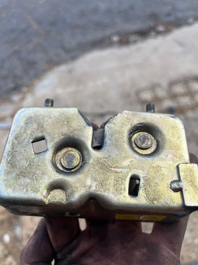 Cerradura asiento Daelim Besby