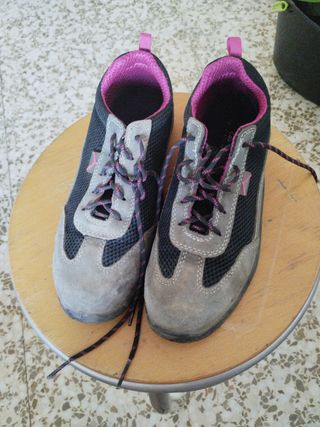 Zapatos seguridad mujer - grises y negros.