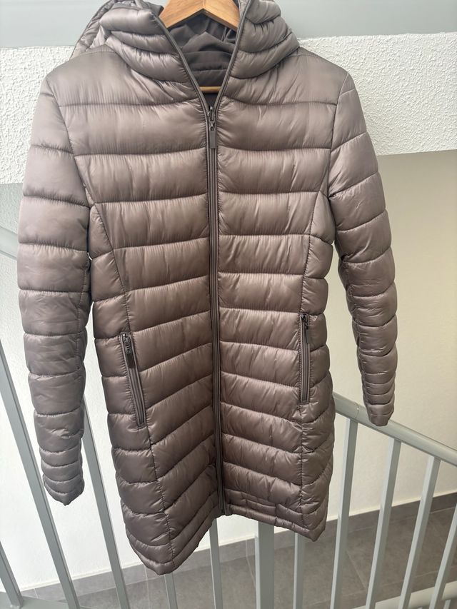 Abrigo acolchado Moschino marrón