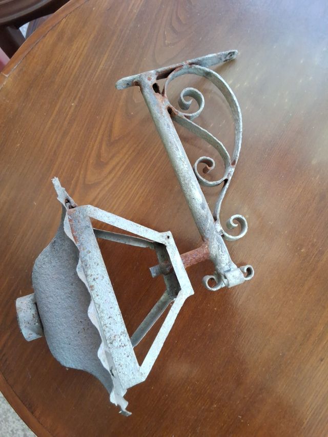 Farol de forja antiguo