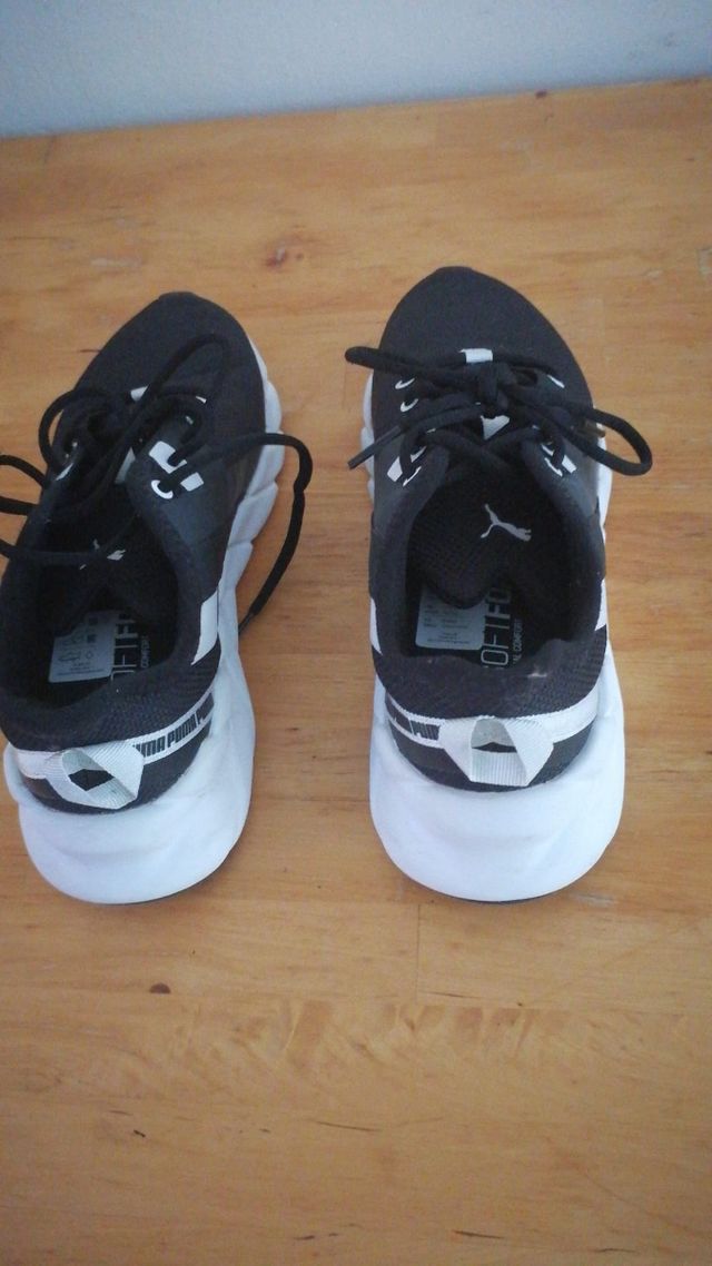 Zapatillas Puma urbanas - Negras y Blancas