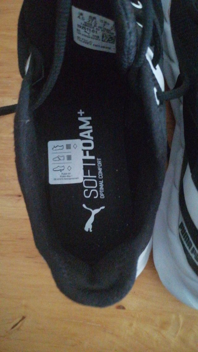 Zapatillas Puma urbanas - Negras y Blancas