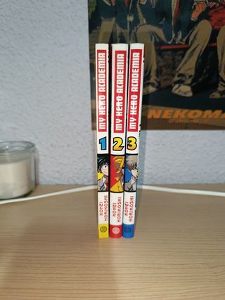 Primeros tres tomos de MY HERO ACADEMIA