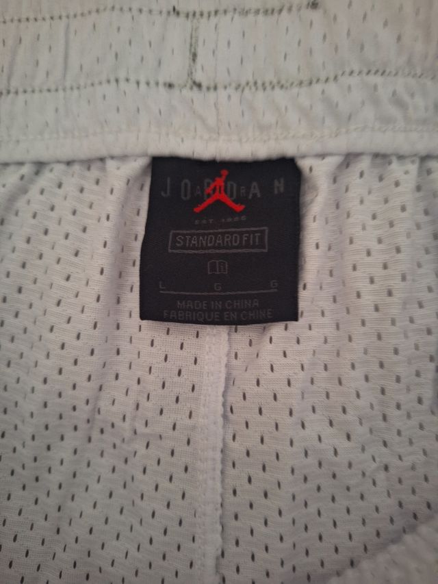 Bermudas Jordan blancas talla M