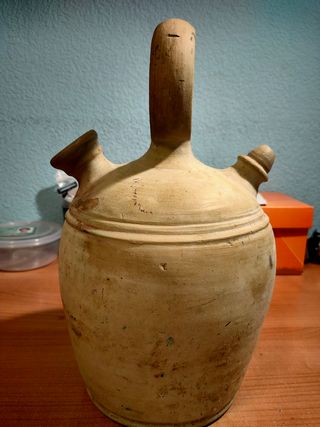 Botijo barro antiguo