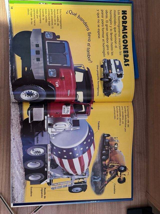 Libros infantiles MEGA maquinas y MEGA camiones