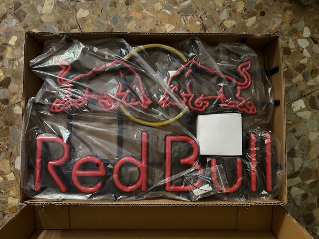 Neón Red Bull