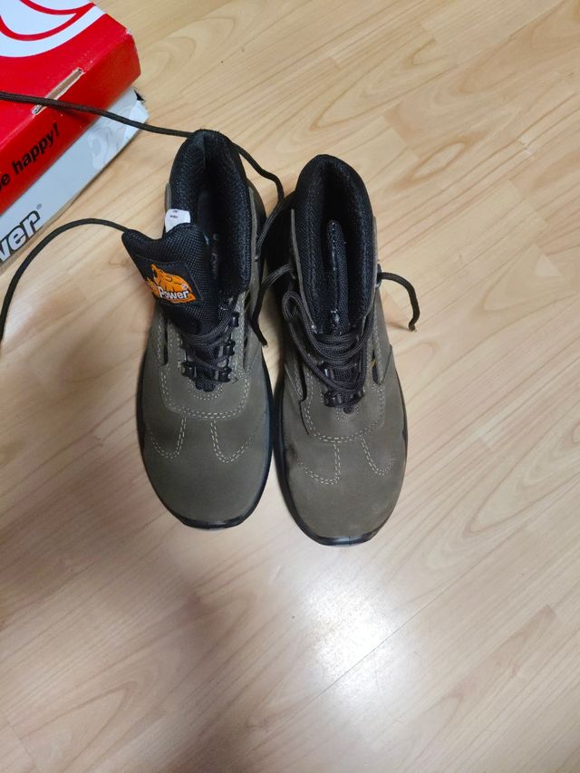 Botas seguridad U-Power 2 pares 90 euros