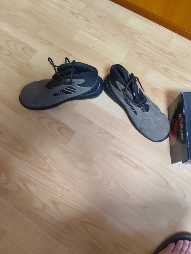 Botas seguridad U-Power 2 pares 90 euros