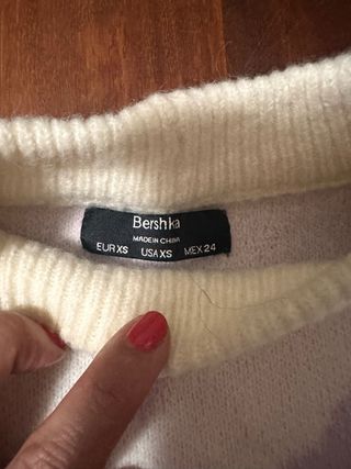Suéter Bershka cebra morado-blanco