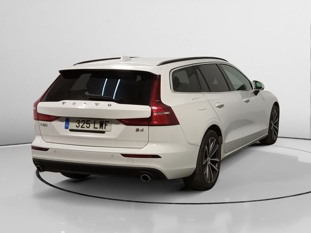 Volvo V60 Momentum Pro