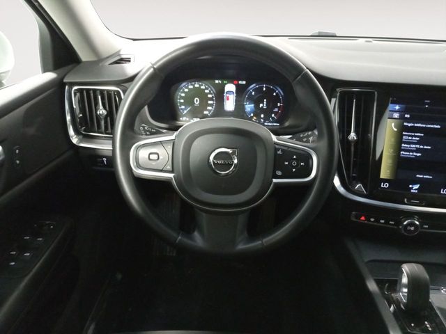 Volvo V60 Momentum Pro