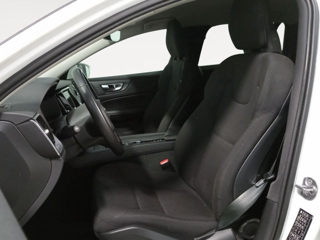 Volvo V60 Momentum Pro