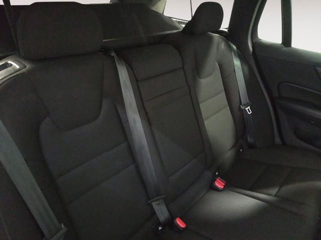 Volvo V60 Momentum Pro