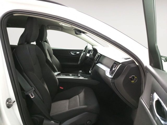 Volvo V60 Momentum Pro