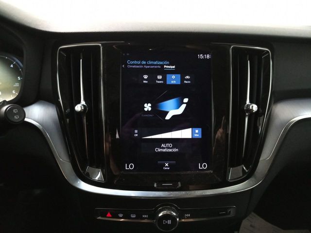 Volvo V60 Momentum Pro