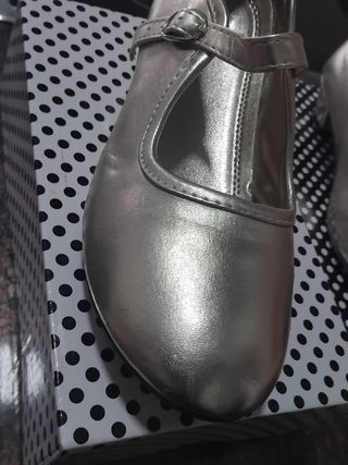 Zapatos flamenca dorados