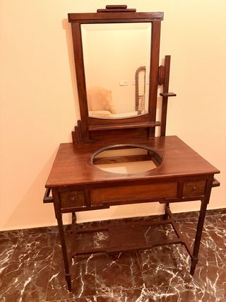 Mueble lavabo antiguo de madera