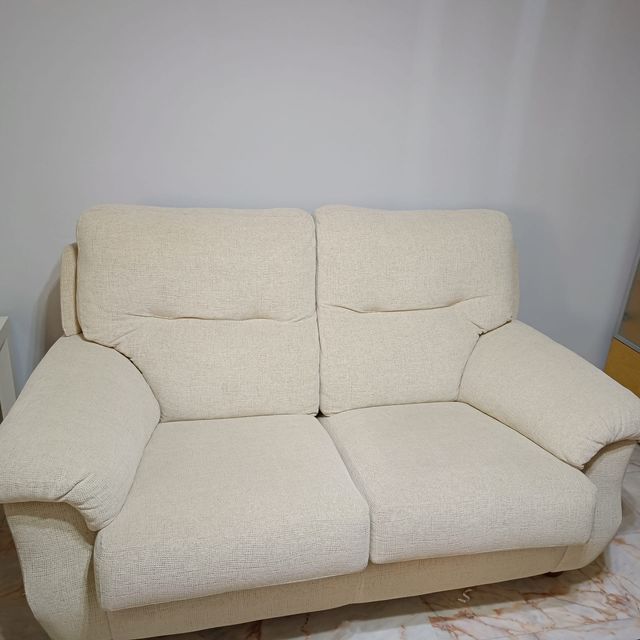 Sofá 2 plazas beige