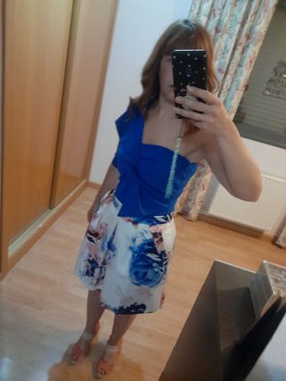 Conjunto ceremonia: top azul & falda floral