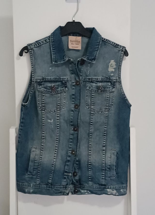 Chaleco vaquero Bershka XS oversize.