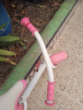 Bicicleta sin pedales niña