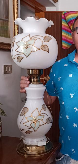 2 Lumi identici - Ceramica bianca oro e ottone