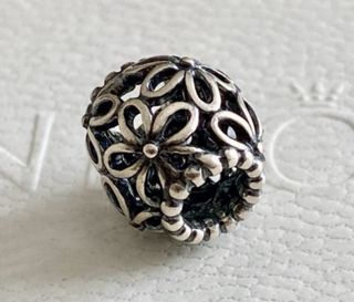 Charm Pandora ORIGINAL Bola flor esfera calada