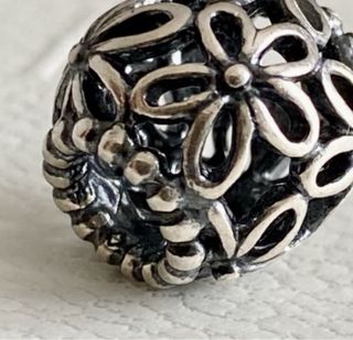 Charm Pandora ORIGINAL Bola flor esfera calada