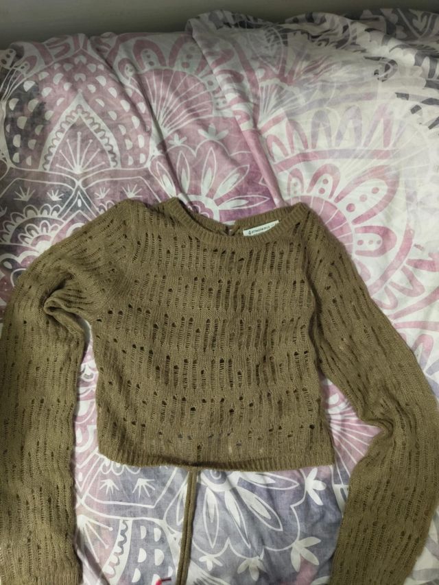 Suéter Stradivarius verde oliva