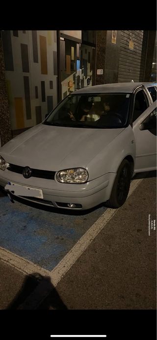 Volkswagen Golf 2000