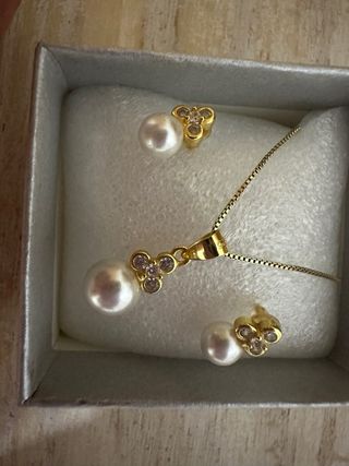 Joyas Nuevo Trazo: Pendientes y Gargantilla