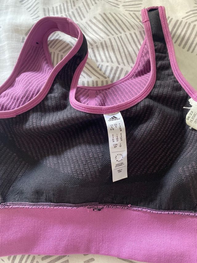 Top Adidas morado talla S